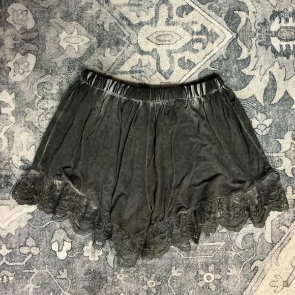 POL Charcoal Gray Elastic Shorts with Lace Trim and Tassel Detail - Picture 3 of 9